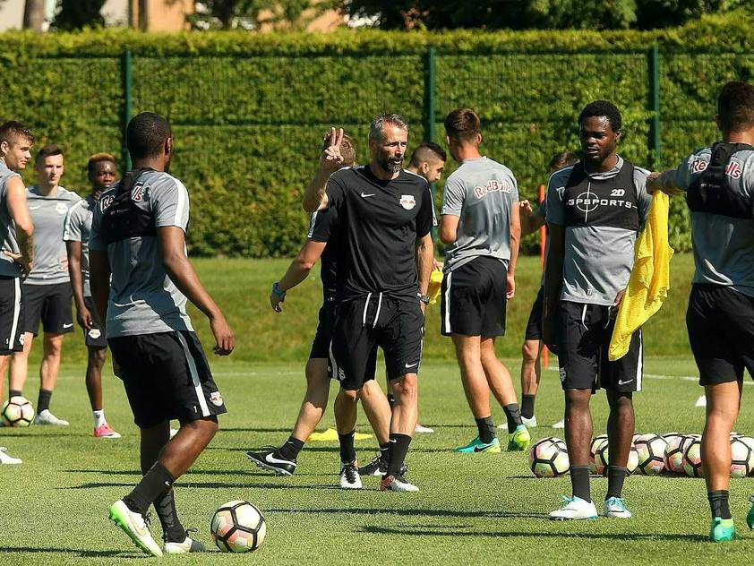 Erstes Training unter dem neuen Trainer Erstes Training unter dem neuen Trainer