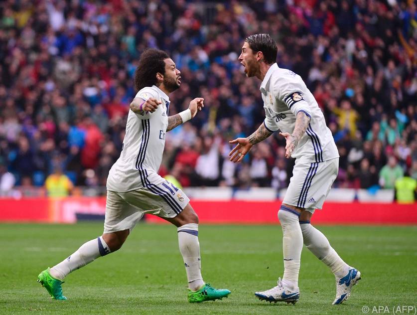 Für Zinedine Zidane ist Marcelo (links) in der Für Zinedine Zidane ist Marcelo (links) in der
