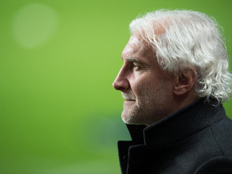Rudi Völler freut sich über die Leistungen von Heung-Min Son und Robbie Kruse beim Asien-Cup. Foto: Bernd Thissen Rudi Völler freut sich über die Leistungen von Heung-Min Son und Robbie Kruse beim Asien-Cup. Foto: Bernd Thissen