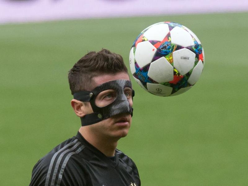 Robert Lewandowski hat keine Furcht vor dem Spiel mit der Maske Robert Lewandowski hat keine Furcht vor dem Spiel mit der Maske