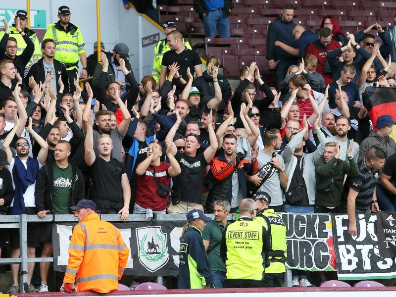 Fans von Hannover 96 beim Testspiel gegen den FC Burnley Fans von Hannover 96 beim Testspiel gegen den FC Burnley