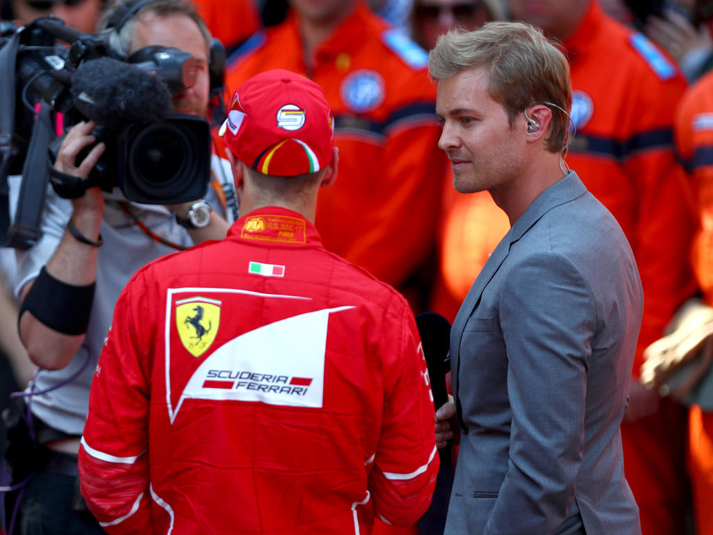 Nico Rosberg (r.) tadelte Sebastian Vettel (l.) Nico Rosberg (r.) tadelte Sebastian Vettel (l.)