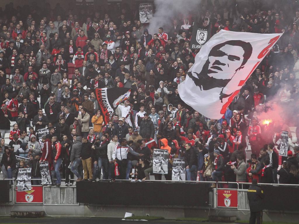 Emotionaler Abschied: Zahlreiche Benfica-Fans erwiesen ihrem Idol im Estádio da Luz die letzte Ehre Emotionaler Abschied: Zahlreiche Benfica-Fans erwiesen ihrem Idol im Estádio da Luz die letzte Ehre