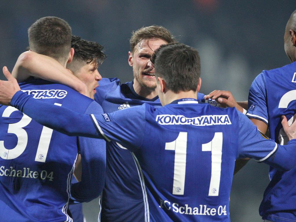Die Schalker jubelten in Griechenland gleich dreifach Die Schalker jubelten in Griechenland gleich dreifach