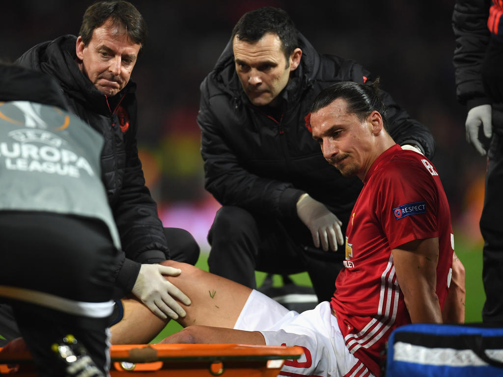 Zlatan Ibrahimović verletzte sich am Knie Zlatan Ibrahimović verletzte sich am Knie