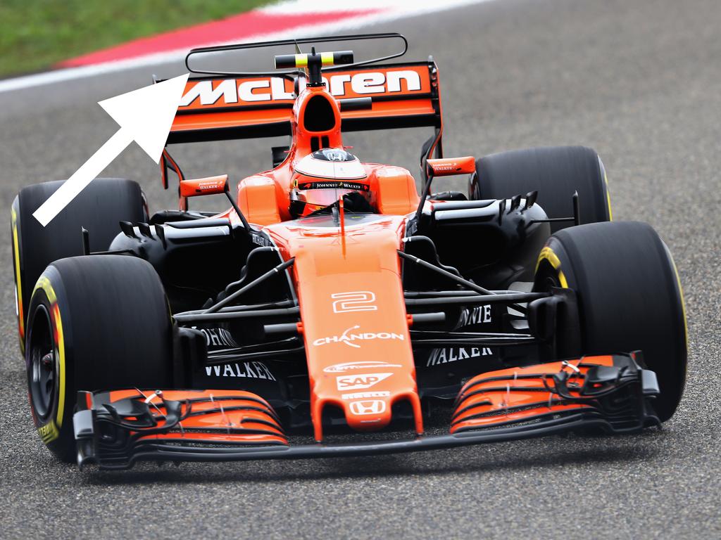 Bald reif für das Museum? Der T-Flügel am McLaren MCL32 Bald reif für das Museum? Der T-Flügel am McLaren MCL32