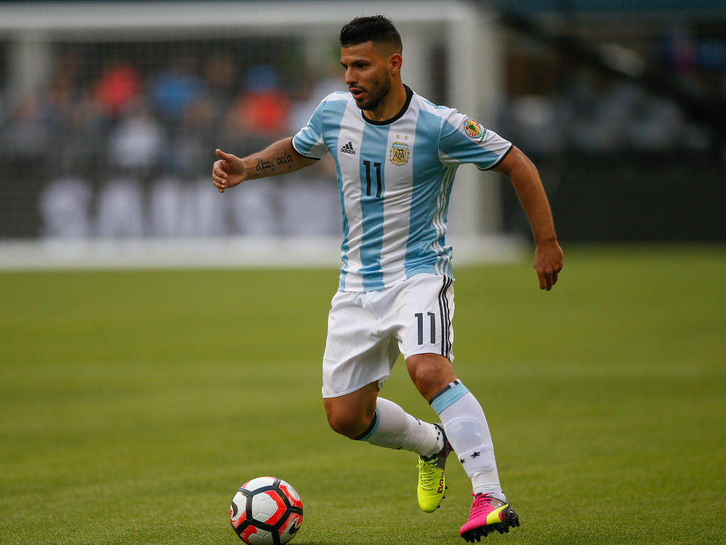 Kun no disfruta en estos momentos de la simpatía de los argentinos. (Foto: Getty) Kun no disfruta en estos momentos de la simpatía de los argentinos. (Foto: Getty)
