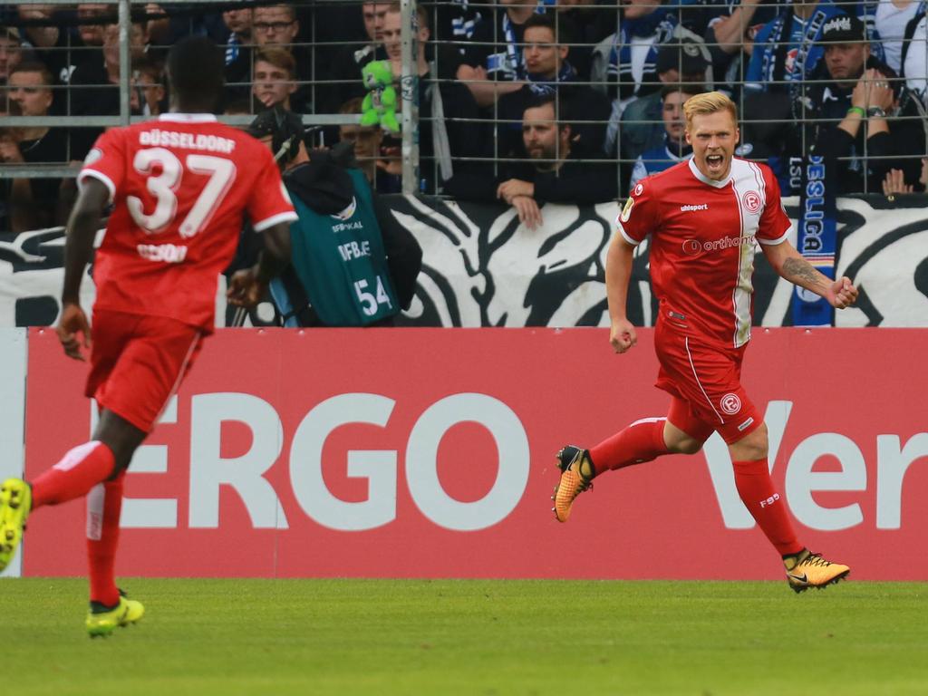 Rouwen Hennings traf beim Düsseldorfer Sieg doppelt Rouwen Hennings traf beim Düsseldorfer Sieg doppelt