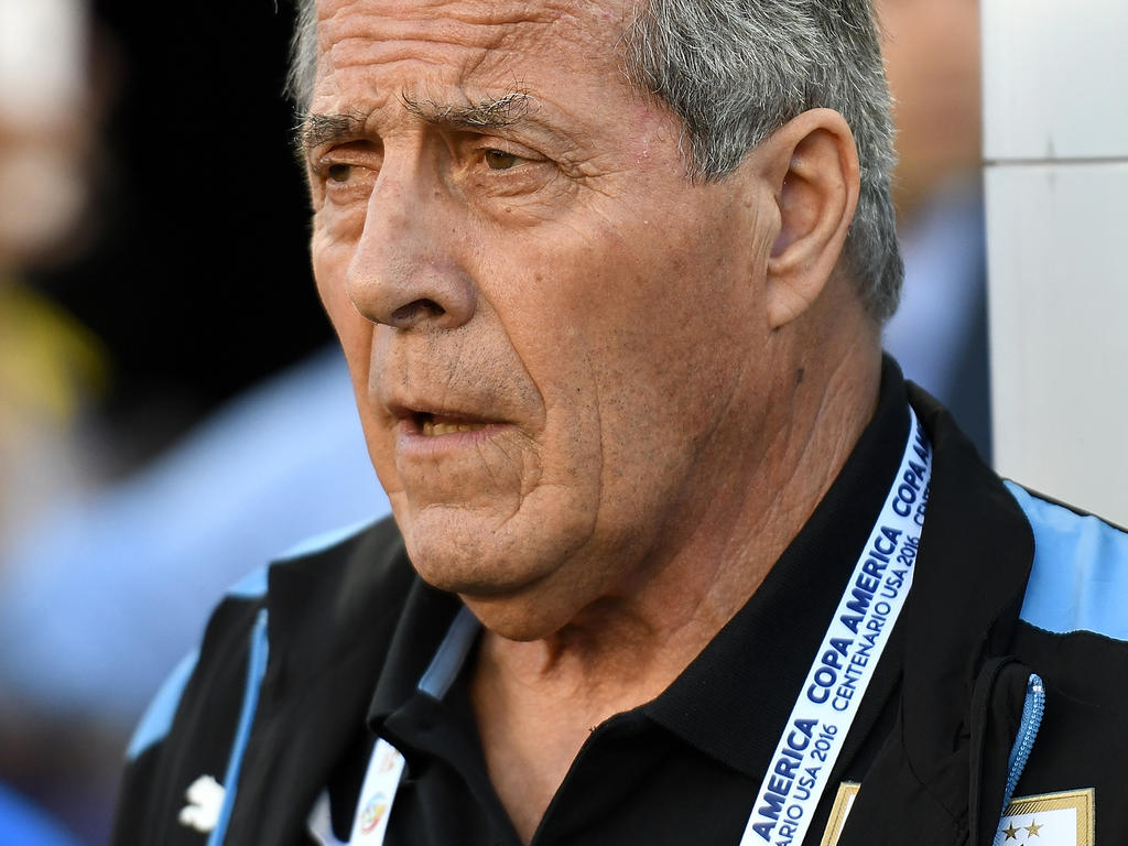 Tabarez tiene a Uruguay segunda de grupo por detrás de los cariocas. (Foto: Getty) Tabarez tiene a Uruguay segunda de grupo por detrás de los cariocas. (Foto: Getty)