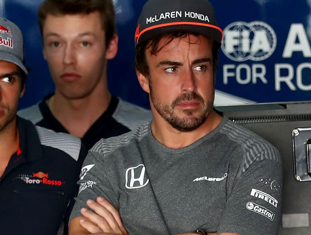 Fernando Alonso hört seit Jahren auf den Rat des Teamchefs Flavio Briatore Fernando Alonso hört seit Jahren auf den Rat des Teamchefs Flavio Briatore