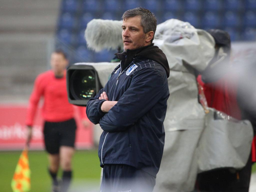 Jens Härtel hat seinen Vertrag in Magdeburg vorzeitig verlängert Jens Härtel hat seinen Vertrag in Magdeburg vorzeitig verlängert