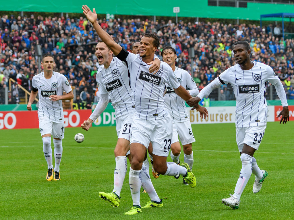 Eintracht Frankfurt steht in Runde zwei Eintracht Frankfurt steht in Runde zwei