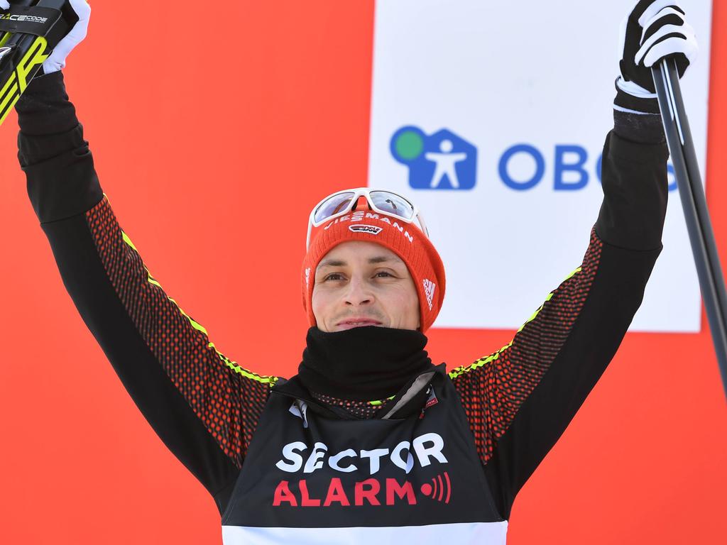Eric Frenzel freute sich ausgiebig über den Gewinn der großen Kristallkugel Eric Frenzel freute sich ausgiebig über den Gewinn der großen Kristallkugel