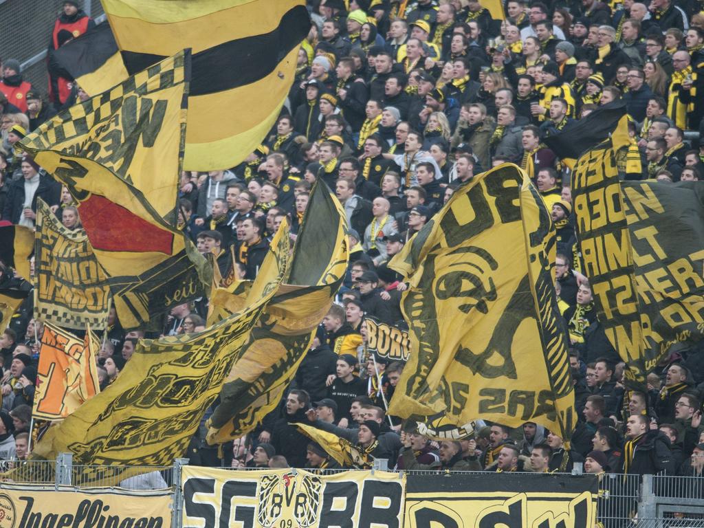 Vor dem Auswärtsspiel in Darmstadt wurden einige BVB-Anhänger gestoppt Vor dem Auswärtsspiel in Darmstadt wurden einige BVB-Anhänger gestoppt