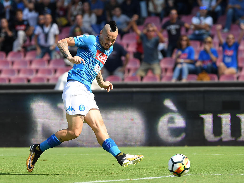 Im Spiel gegen Cagliari erzielt Marek Hamsik seinen 113. Treffer und für Napoli und liegt damit nur noch ein Tor hinter dem Napoli-Idol Maradona. (01.10.2017) Im Spiel gegen Cagliari erzielt Marek Hamsik seinen 113. Treffer und für Napoli und liegt damit nur noch ein Tor hinter dem Napoli-Idol Maradona. (01.10.2017)