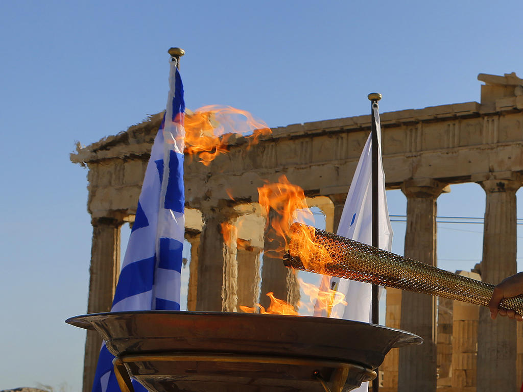 Olympisches Feuer Für Winterspiele Entzündet