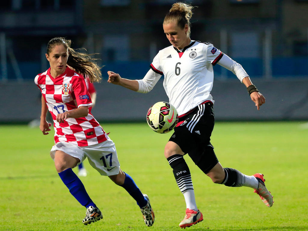 Simone Laudehr (r.) will in der kommenden Saison wieder angreifen Simone Laudehr (r.) will in der kommenden Saison wieder angreifen
