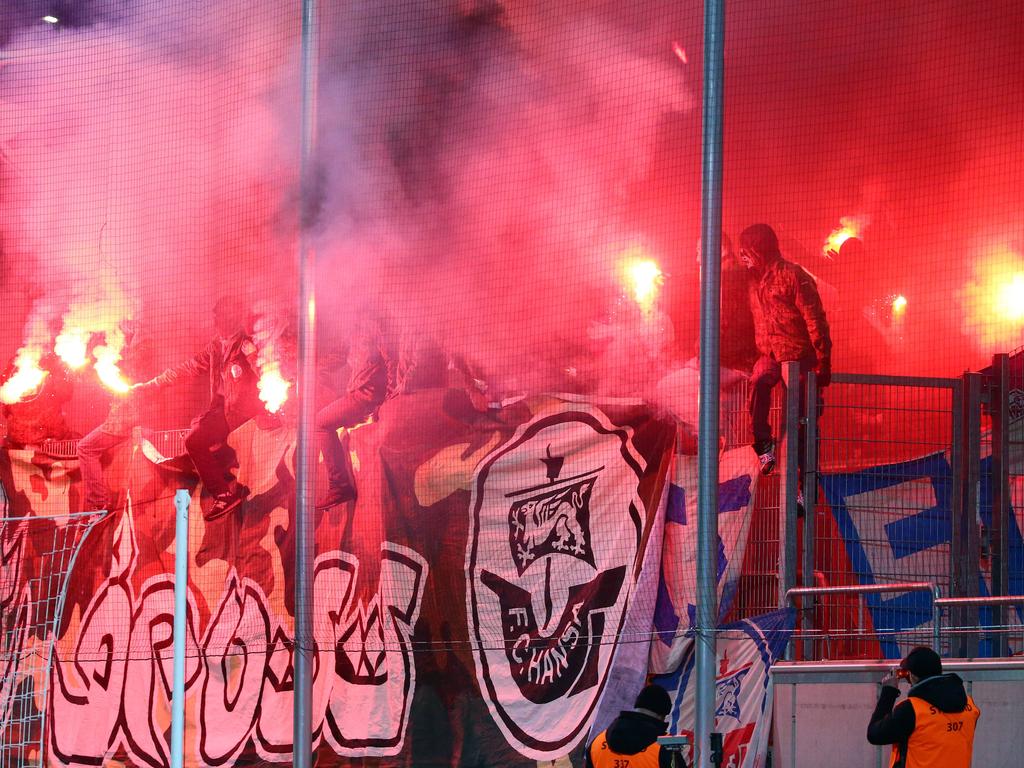 Drittligist Hansa Rostock musste 16 Mal (!) Strafen an den DFB entrichten Drittligist Hansa Rostock musste 16 Mal (!) Strafen an den DFB entrichten