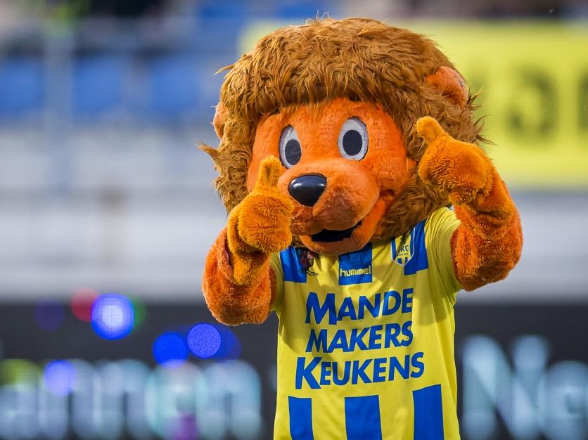 RiKCy, de mascotte van RKC Waalwijk. (31-03-2017) RiKCy, de mascotte van RKC Waalwijk. (31-03-2017)