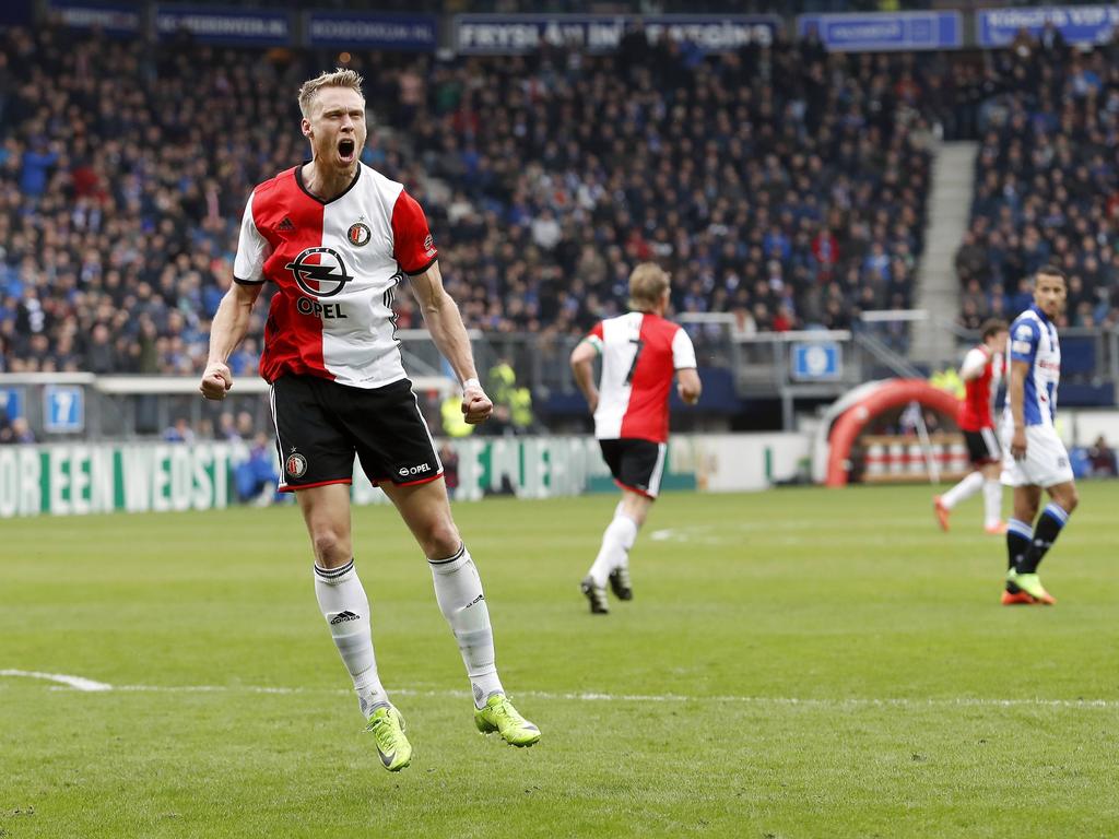 Nicolai Jørgensen schreeuwt het uit na zijn treffer tijdens het competitieduel sc Heerenveen - Feyenoord (19-03-2017). Nicolai Jørgensen schreeuwt het uit na zijn treffer tijdens het competitieduel sc Heerenveen - Feyenoord (19-03-2017).