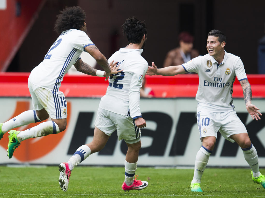 Real Madrid hat einen Last-Minute-Sieg gegen Gijón eingefahren Real Madrid hat einen Last-Minute-Sieg gegen Gijón eingefahren
