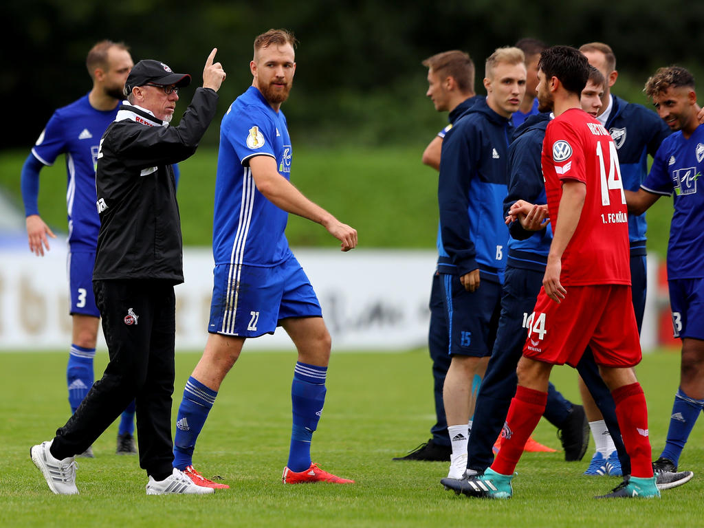 Peter Stöger lobte die Professionalität seines Teams Peter Stöger lobte die Professionalität seines Teams