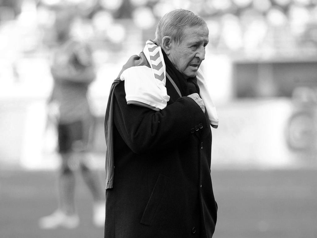 Weltweite Trauer um Raymond Kopa Weltweite Trauer um Raymond Kopa