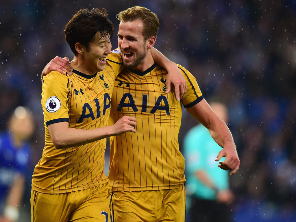 Harry Kane (re.) schiebt sich mit vier Treffern an die Spitze der Torjagerliste. Harry Kane (re.) schiebt sich mit vier Treffern an die Spitze der Torjagerliste.