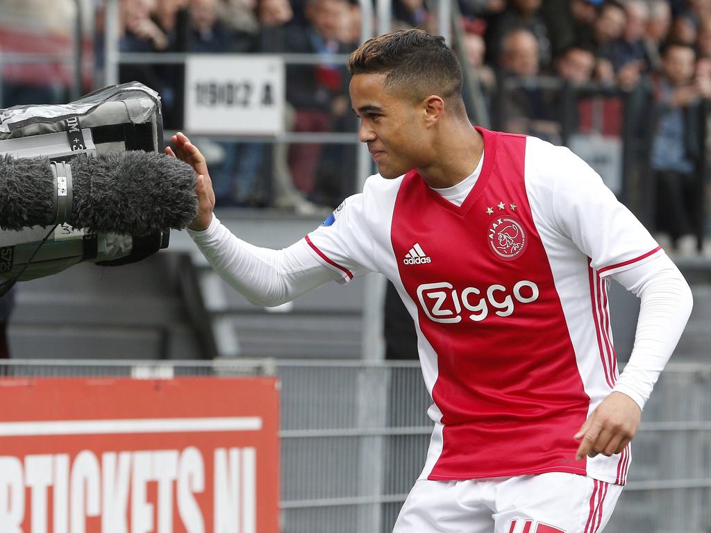 Justin Kluivert celebra su primer gol con 17 años y 318 días. (Foto: ProShots) Justin Kluivert celebra su primer gol con 17 años y 318 días. (Foto: ProShots)
