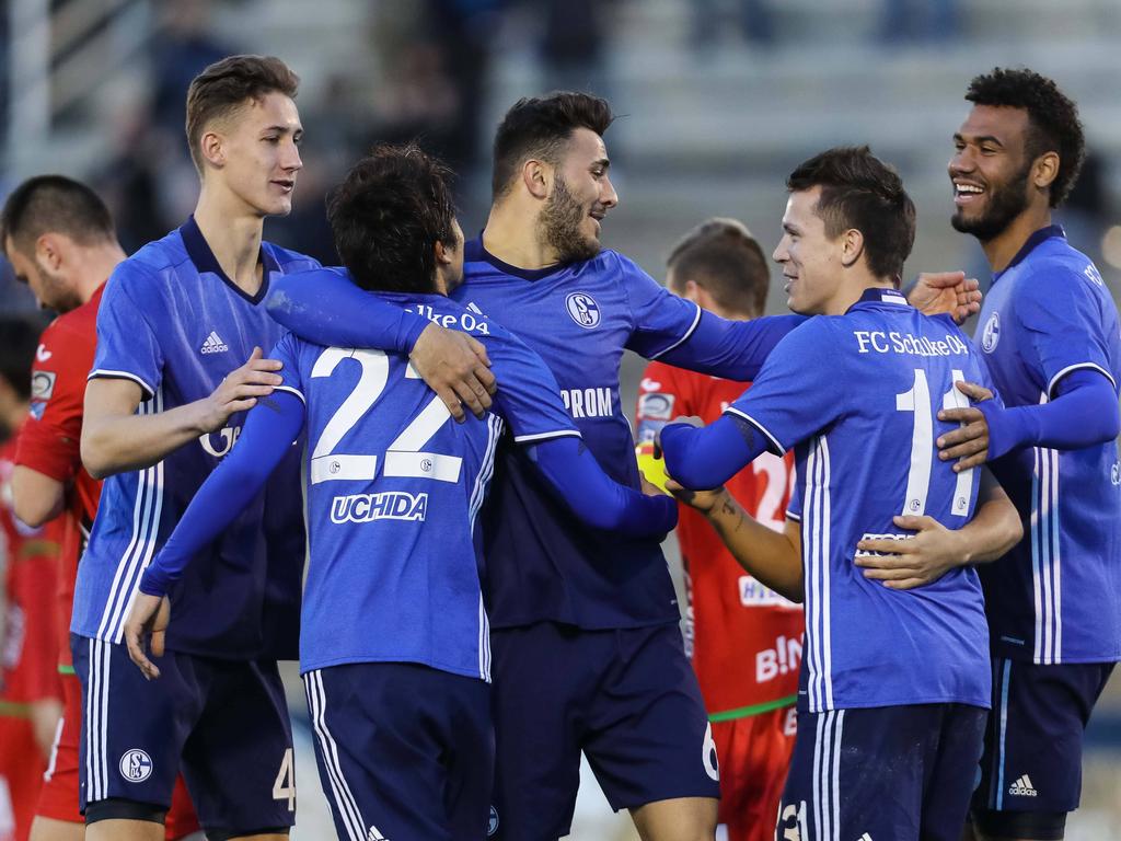 Der FC Schalke 04 hat einen Sieg im test gegen Oostende gefeiert Der FC Schalke 04 hat einen Sieg im test gegen Oostende gefeiert