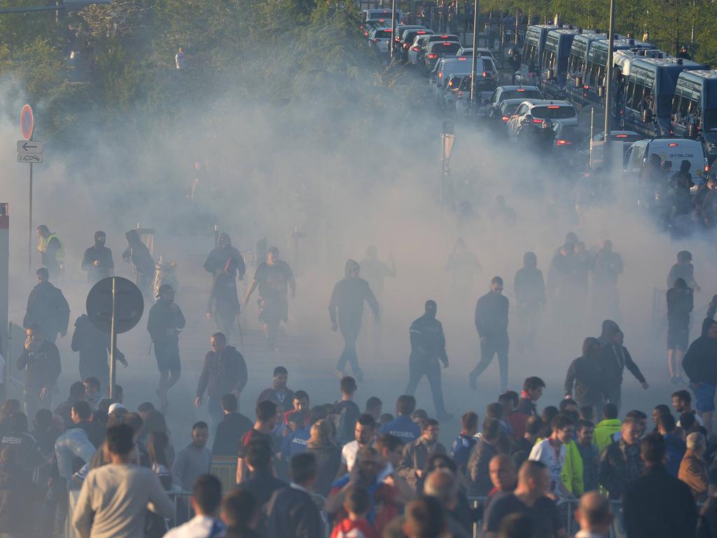 Disturbios en Lyon antes del partido (Foto: AFP) Disturbios en Lyon antes del partido (Foto: AFP)