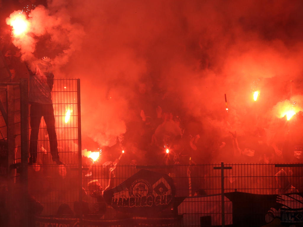 Die UEFA gibt die Ergebnisse einer Pyro-Studie bekannt Die UEFA gibt die Ergebnisse einer Pyro-Studie bekannt