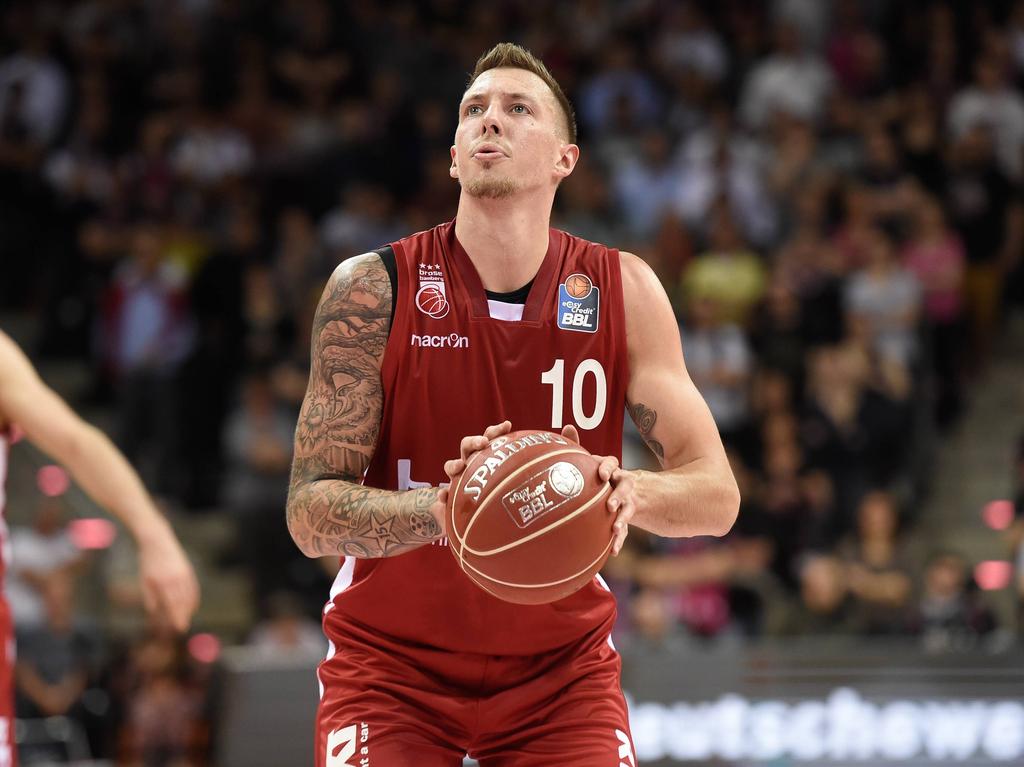 Daniel Theis ist sich offenbar mit den Boston Celtics einig Daniel Theis ist sich offenbar mit den Boston Celtics einig