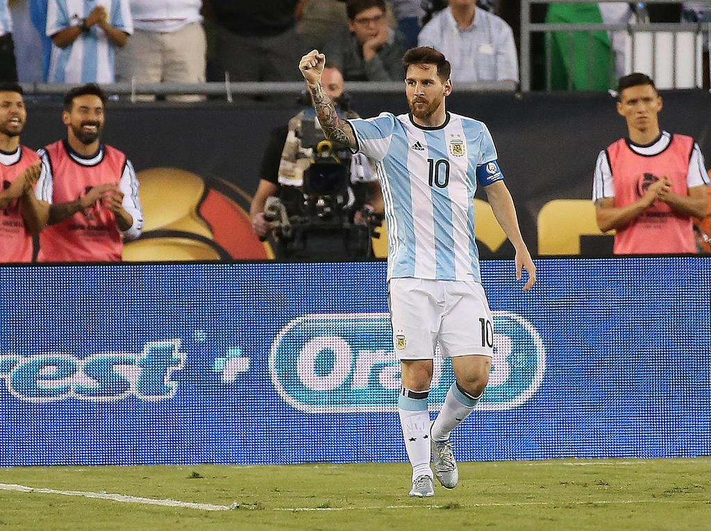 Lionel Messi steht beim Klassiker gegen Brasilien im Fokus Lionel Messi steht beim Klassiker gegen Brasilien im Fokus