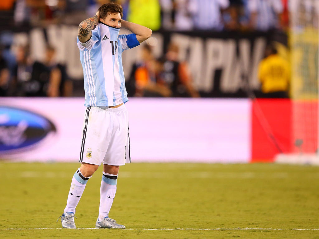 Für Lionel Messi und die argentinische Nationalmannschaft setzte es den nächsten Dämpfer Für Lionel Messi und die argentinische Nationalmannschaft setzte es den nächsten Dämpfer