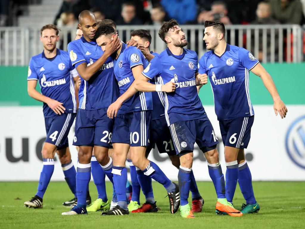 Der FC Schalke hat sich im Achtelfinale problemlos gegen Sandhausen durchgesetzt Der FC Schalke hat sich im Achtelfinale problemlos gegen Sandhausen durchgesetzt
