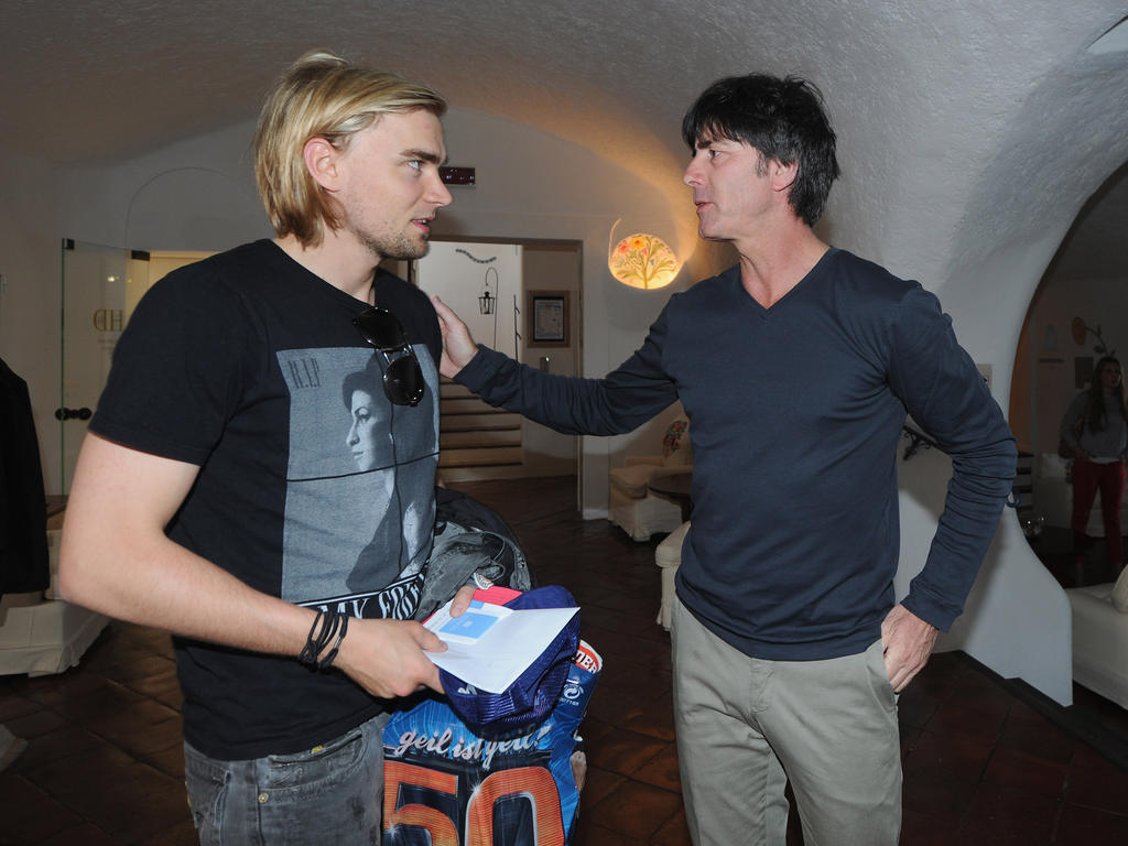 Zwischen Marcel Schmelzer (l.) und Jogi Löw scheint es nicht zu stimmen Zwischen Marcel Schmelzer (l.) und Jogi Löw scheint es nicht zu stimmen