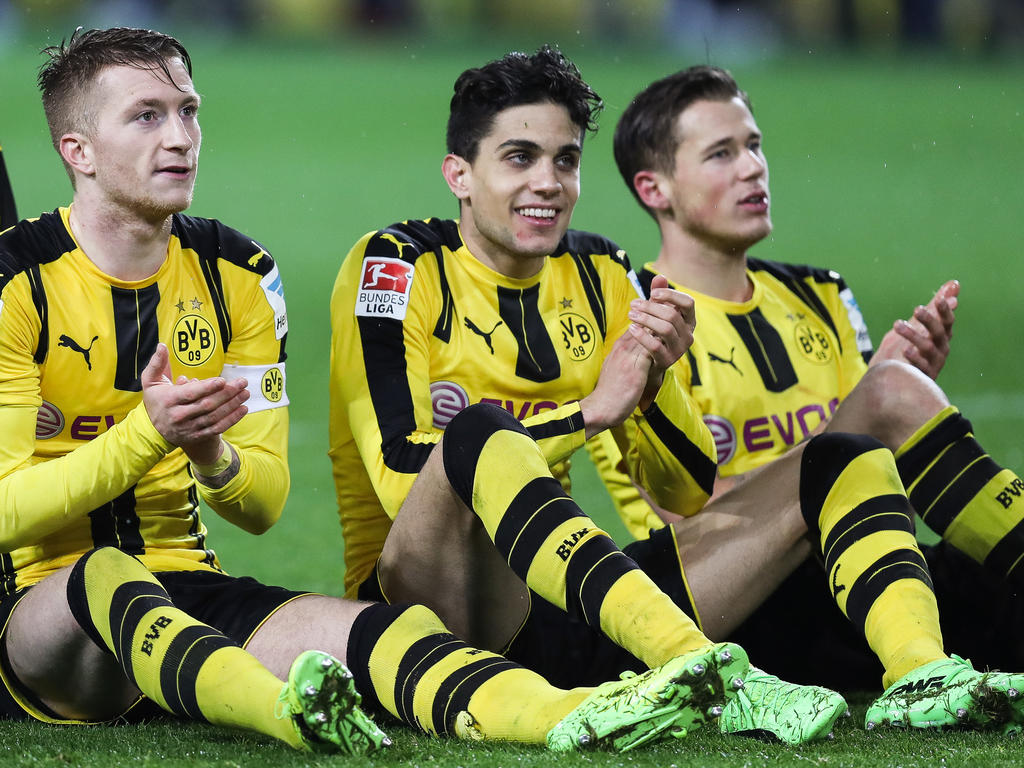 Marc Bartra (M.) unterstützt seine Mannschaftskollegen in Monaco Marc Bartra (M.) unterstützt seine Mannschaftskollegen in Monaco
