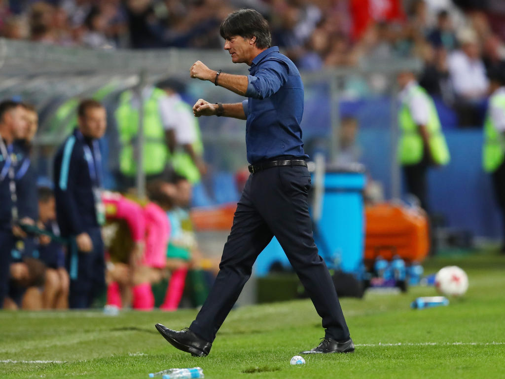 Joachim Löw war gerade mit der ersten Halbzeit sehr zufrieden Joachim Löw war gerade mit der ersten Halbzeit sehr zufrieden