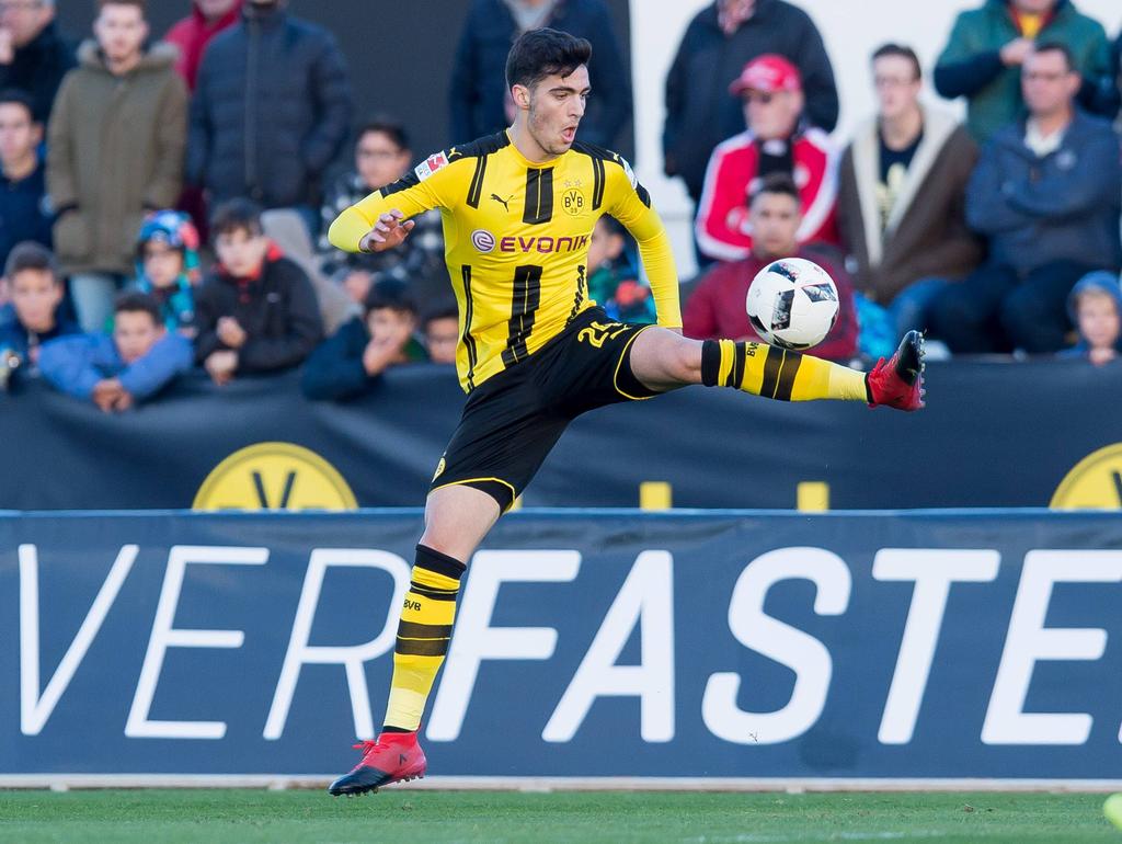 VfB-Stuttgart-Trainer Hannes Wolf würde BVB-Talent Mikel Merino gerne verpflichten VfB-Stuttgart-Trainer Hannes Wolf würde BVB-Talent Mikel Merino gerne verpflichten
