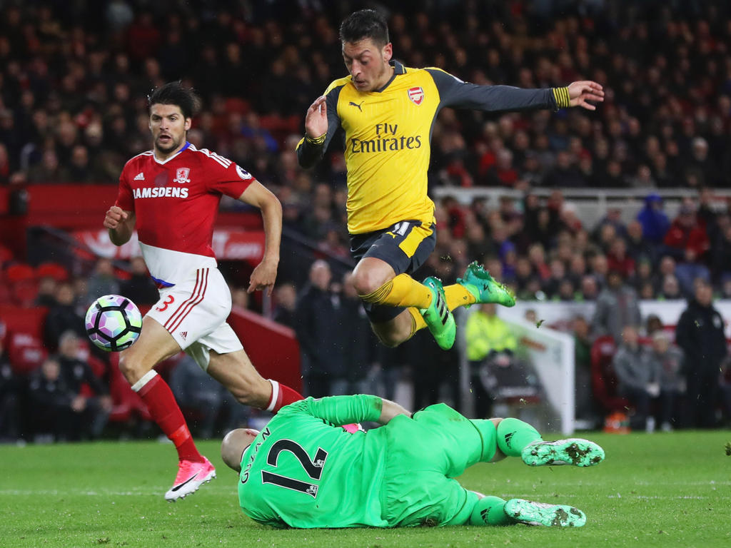 Mesut Özil hat Arsenal zu einem wichtigen Sieg geschossen Mesut Özil hat Arsenal zu einem wichtigen Sieg geschossen