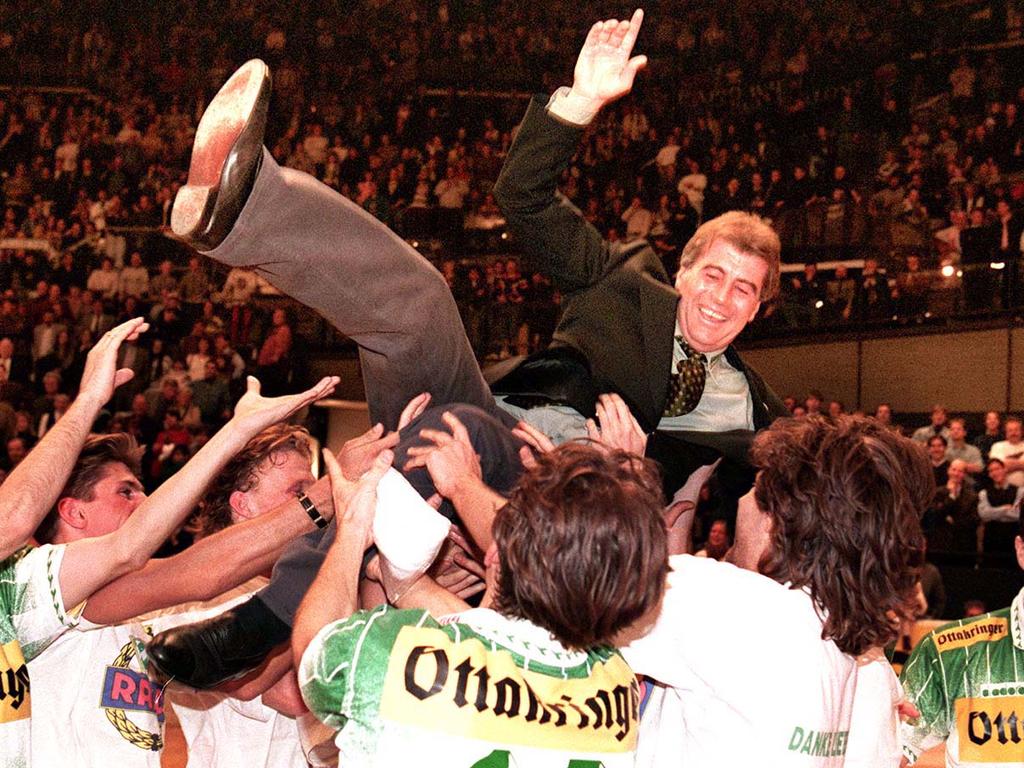 Das Stadthallenturnier 1994/95 - der erste Titel, den Ernst Dokupil mit Rapid holte Das Stadthallenturnier 1994/95 - der erste Titel, den Ernst Dokupil mit Rapid holte