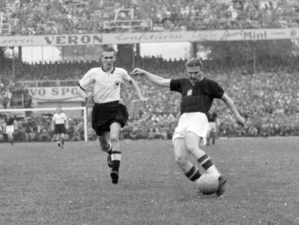 Horst Eckel (l.) im Finale der WM 1954 Horst Eckel (l.) im Finale der WM 1954