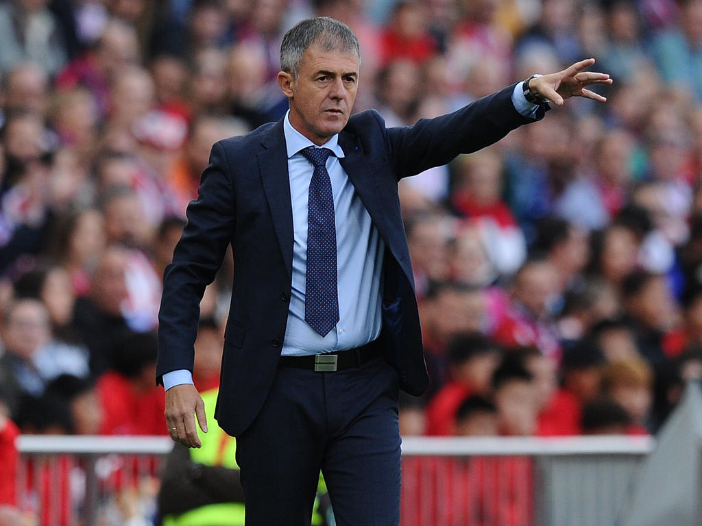 Alcaraz da órdenes a los suyos en la visita al Calderón en octubre. (Foto: Getty) Alcaraz da órdenes a los suyos en la visita al Calderón en octubre. (Foto: Getty)