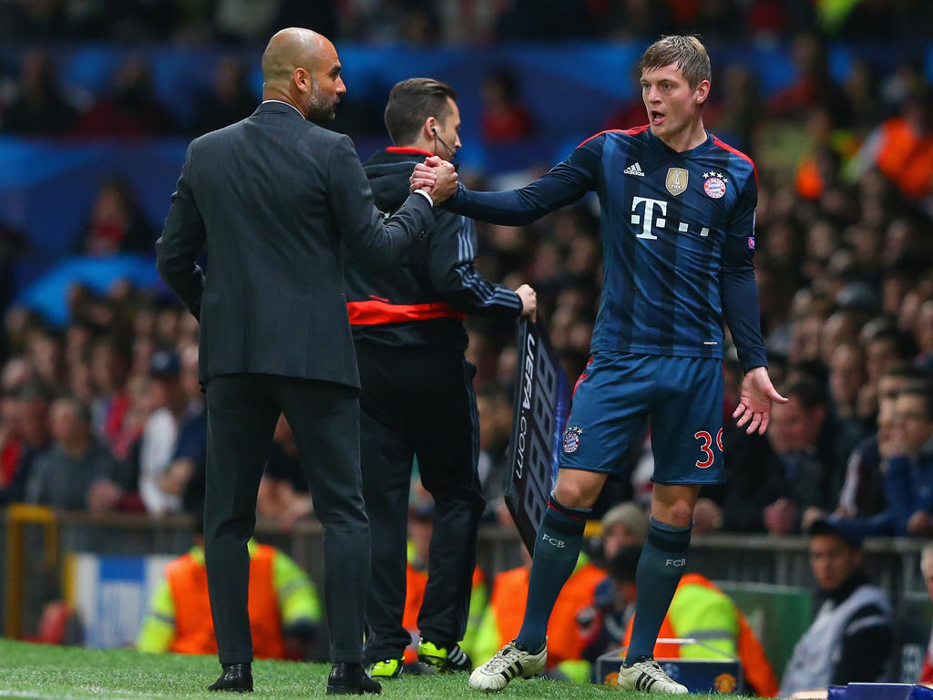 Pep Guardiola und Toni Kroos kennen sich aus ihrer Zeit beim FC Bayern Pep Guardiola und Toni Kroos kennen sich aus ihrer Zeit beim FC Bayern
