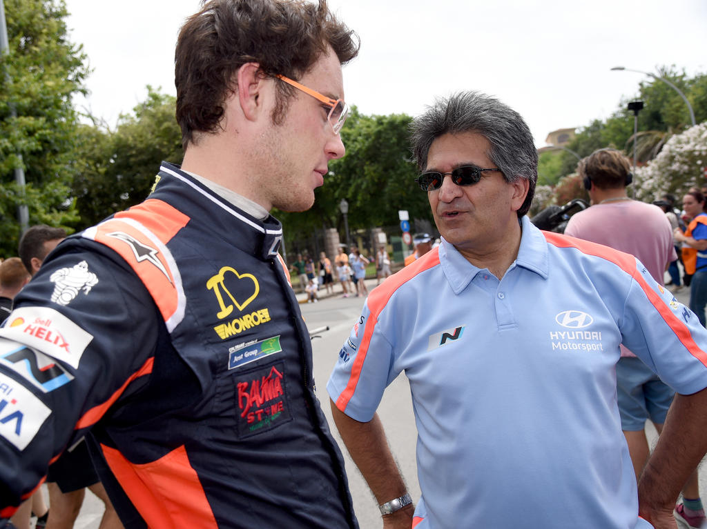 Durch den Ausfall in Deutschland liegt Neuville (l.) 17 Punkte hinter Ogier Durch den Ausfall in Deutschland liegt Neuville (l.) 17 Punkte hinter Ogier
