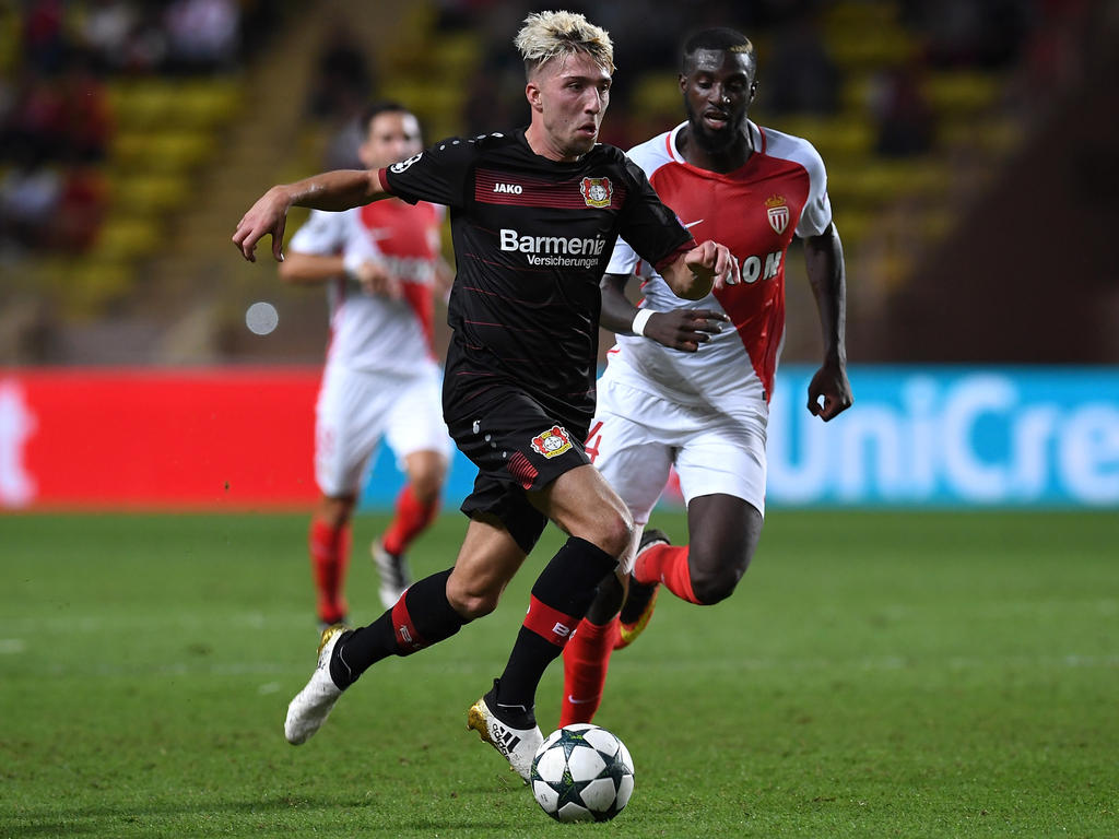 Tiemoué Bakayoko (izq.) en un duelo ante el Leverkusen. (Foto: Getty) Tiemoué Bakayoko (izq.) en un duelo ante el Leverkusen. (Foto: Getty)
