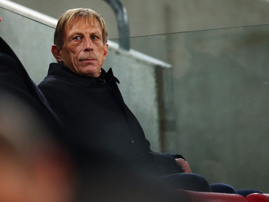 Christoph Daum wird sich schon bald nach einem neuen Job umsuchen müssen Christoph Daum wird sich schon bald nach einem neuen Job umsuchen müssen