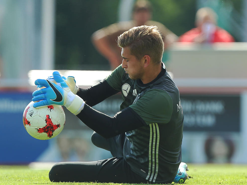 Julian Pollersbeck erlebte keinen schönen Auftakt in die U21-EM Julian Pollersbeck erlebte keinen schönen Auftakt in die U21-EM