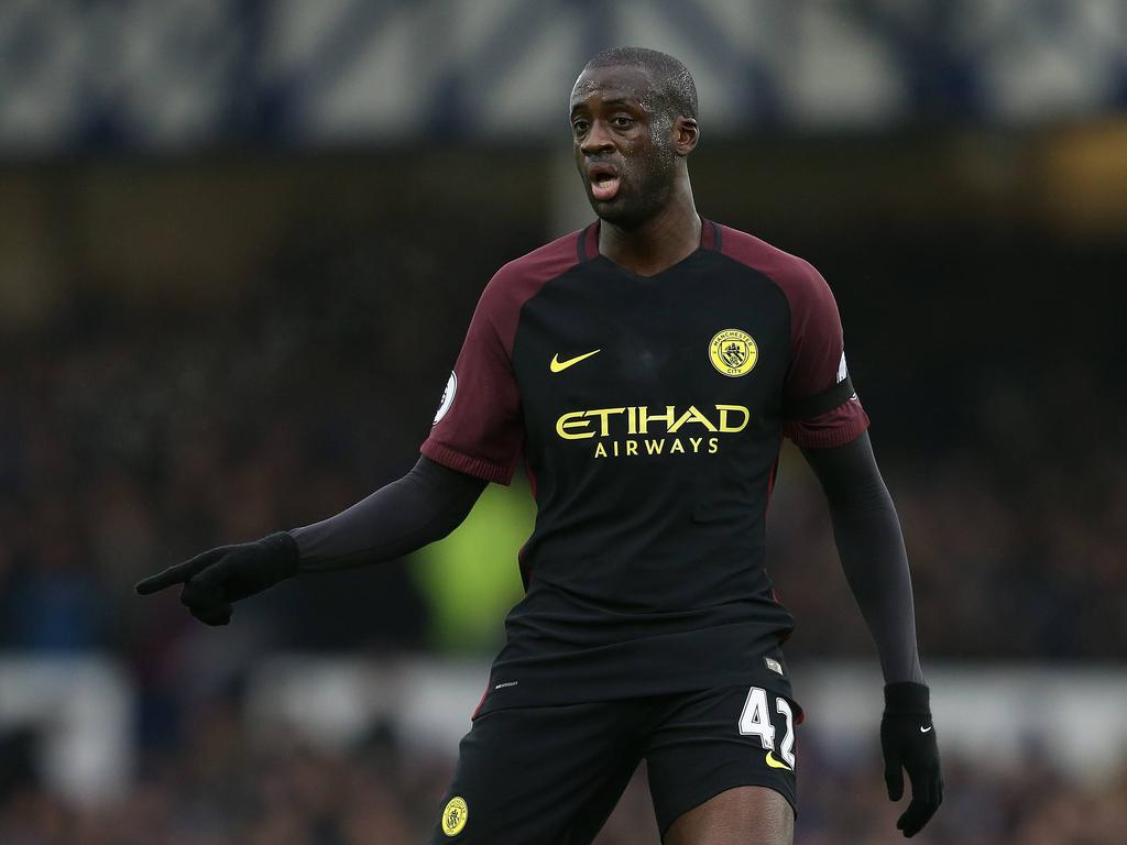 Yaya Touré geeft aanwijzingen tijdens het competitieduel Everton - Manchester City (15-01-2017). Yaya Touré geeft aanwijzingen tijdens het competitieduel Everton - Manchester City (15-01-2017).